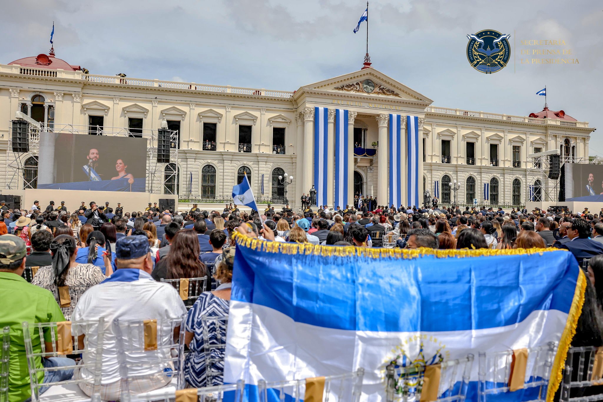 Senador colombiano elogia la seguridad y progreso de El Salvador - Senador colombiano resalta la transformación de seguridad y progreso en El Salvador, un país que contrasta con las necesidades actuales de su nación.