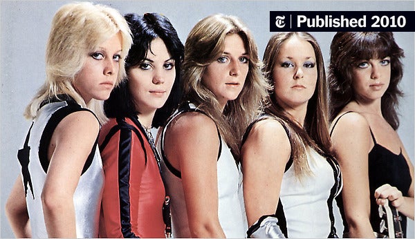 The Runaways: Las chicas salvajes del rock - En los 70’s, surgió una banda integrada por cinco chicas que tenían la potencia suficiente para ganarse su lugar en el rock en tan sólo cuatro años de carrera: The Runaways.